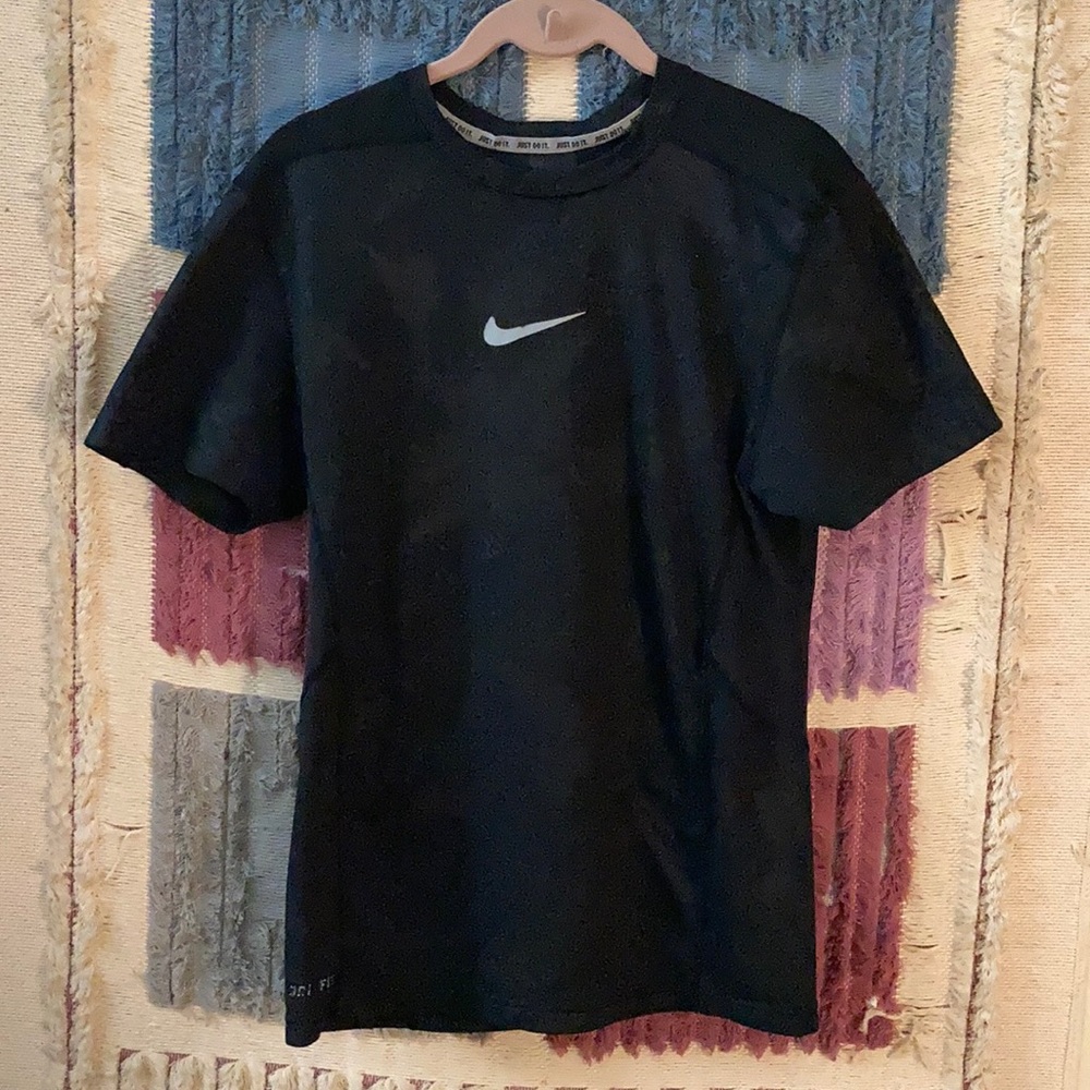 Nike logo black tee